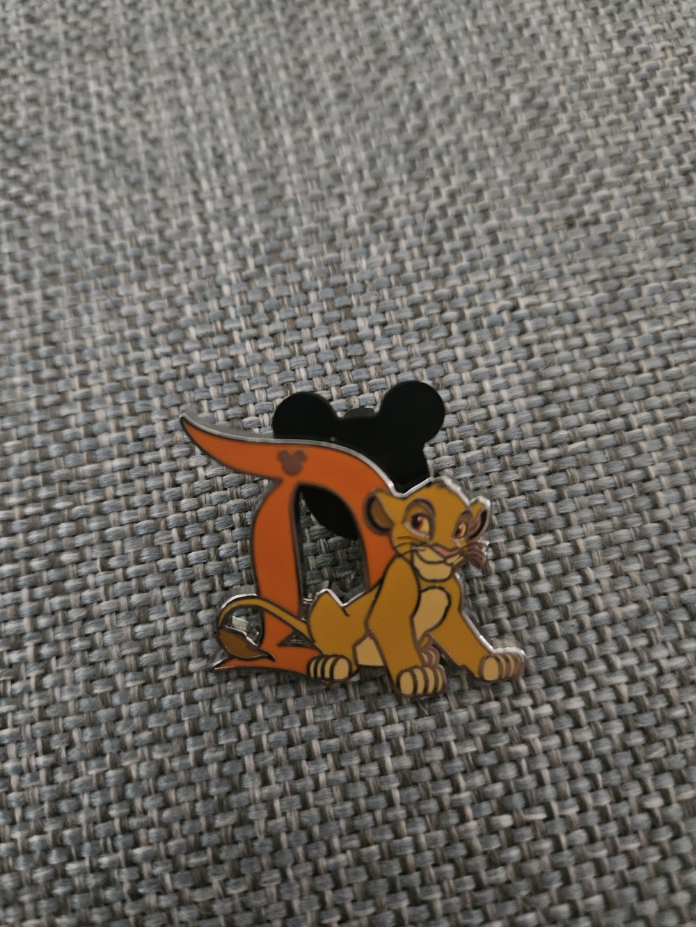 Disneyland D Simba Enamel Pin